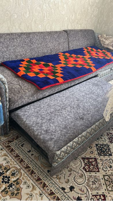 Диван продается продам