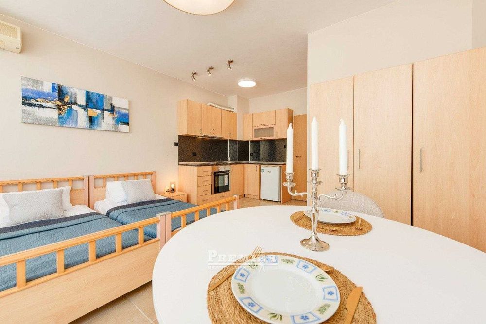 Студио на първа линия в Равда