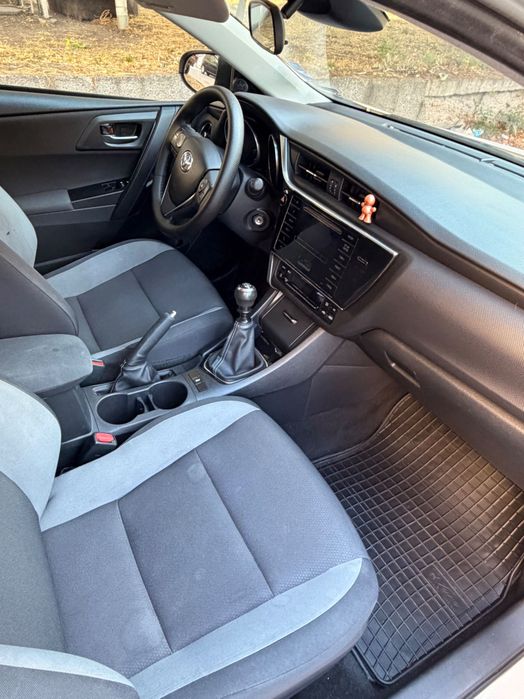 Toyota Auris, 2017 г., 1.3 бензин