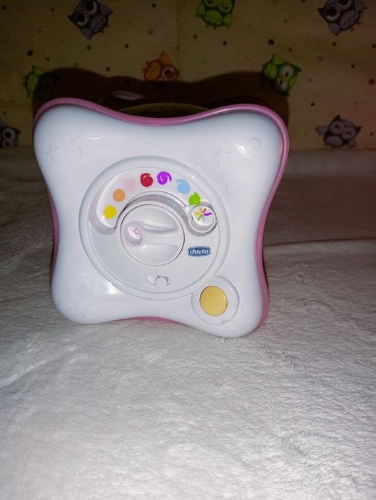 Jucarie Chicco Cub "Curcubeu Primele Vise" cu panou proiector 0 luni+