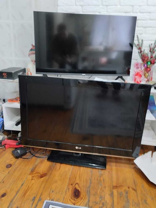 Телевизор LG 94 см.