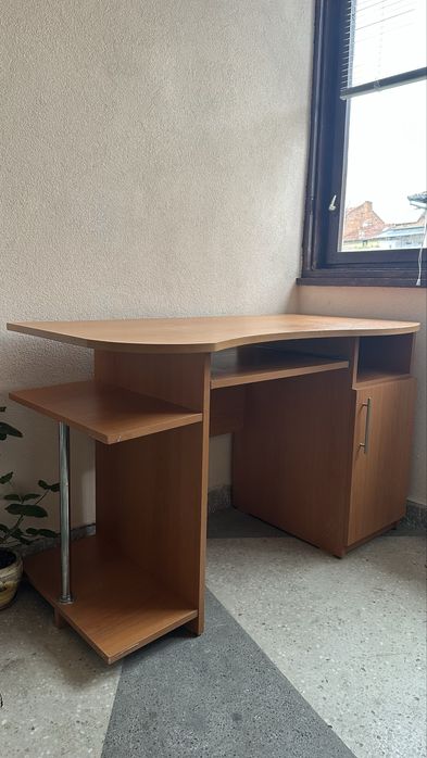 Ученическо бюро в дървесен цвят