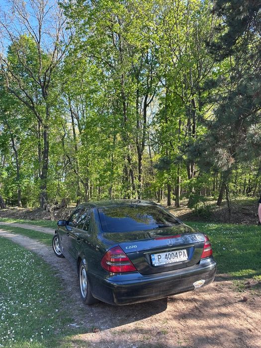 Продавам Mercedes w211