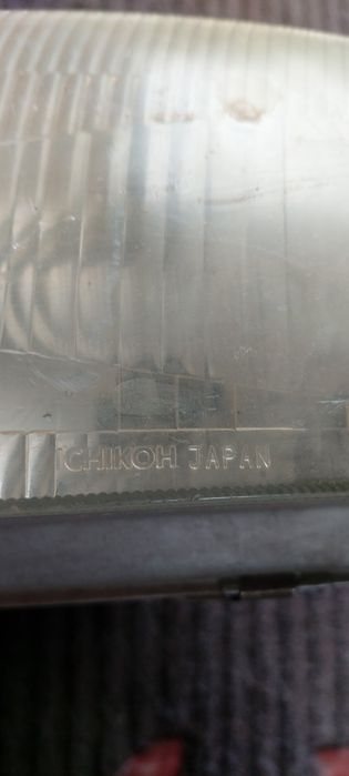 Продам фару тайота