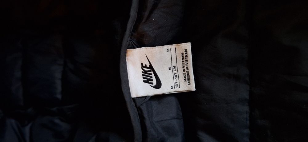 Vând geacă Nike copii marime M