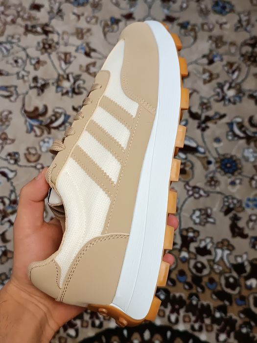 Arzon narxlarda sifatli krossovka sotib olishga ulguring