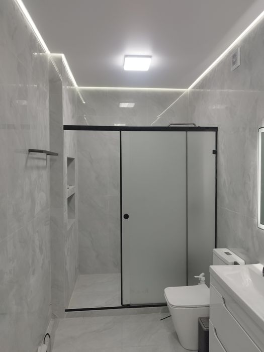 Душевые кабины 8мм калёное стекло