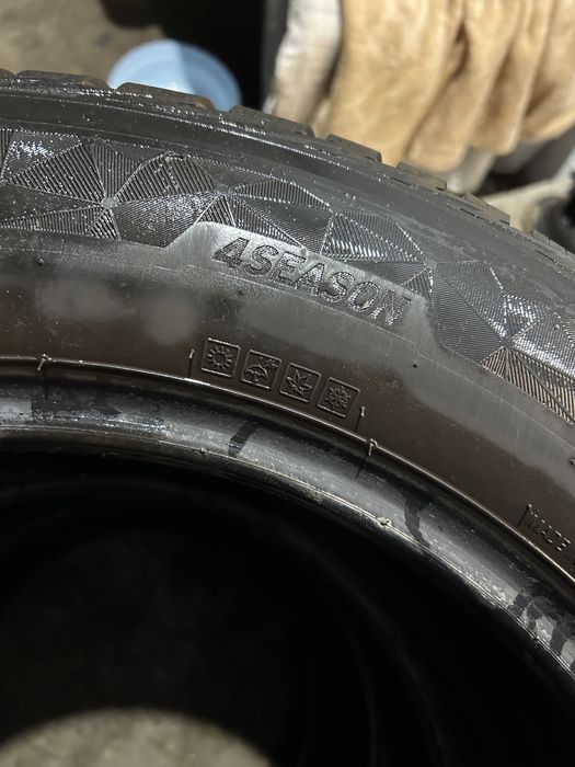 225 60 18 Khumo allseason