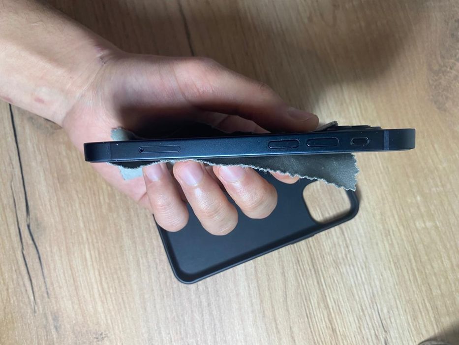 Продам айфон 13мини