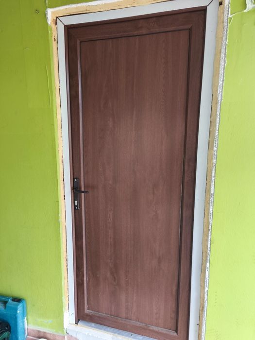 Usa de exterior pentru casa, PVC, nuc, 205 x 90 cm
