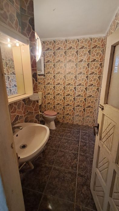 Vând casă curte șoseaua Colentina 493 la pod