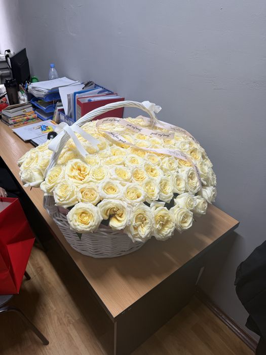 Цветы свежие сегодня получила ..101 роза