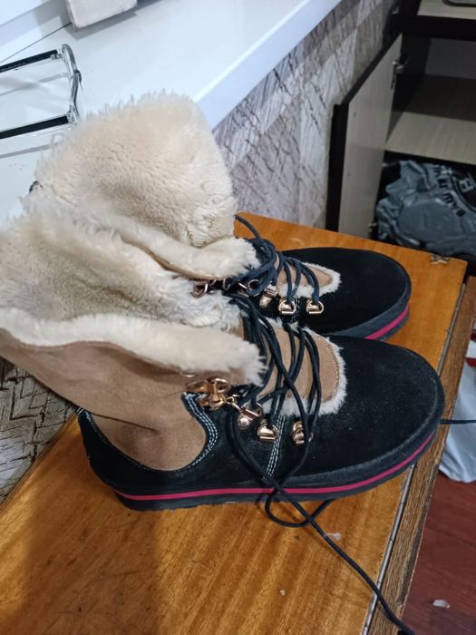 Продается обувь сапоги