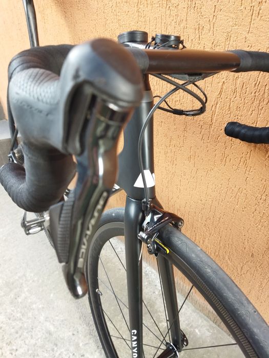 Cursiera carbon Canyon Ultimate Slx și Cannondale Caad 12