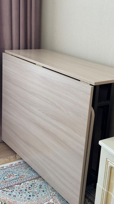 Продам 3м стол- книжка