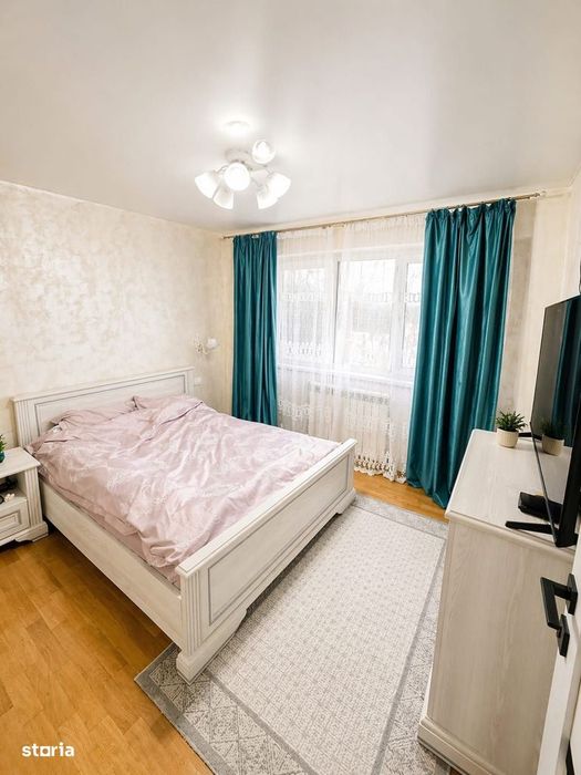 De vânzare apartament 4 camere + mansarda zona plantelor la cheie