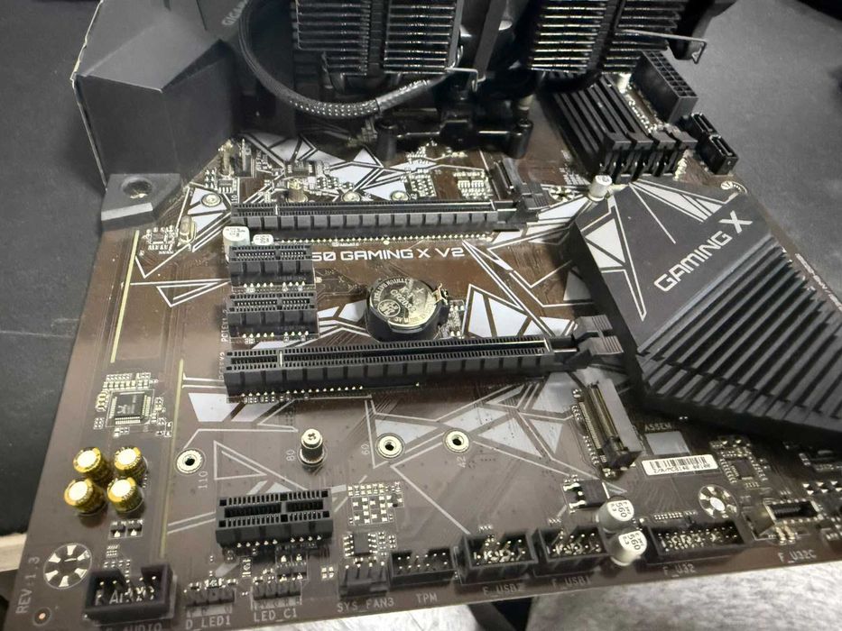 Kit placa baza B550 Gaming X V2 + Ryzen 9 3900x + cooler BeQuiet