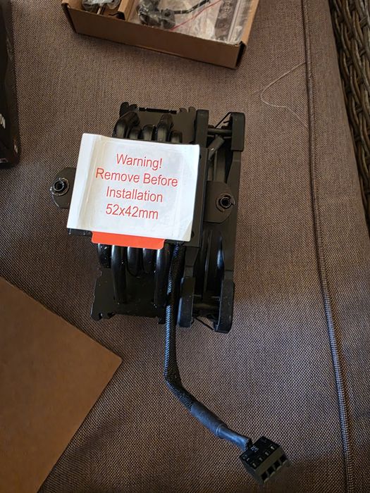 Vând cooler procesor Noctua NH-U12S