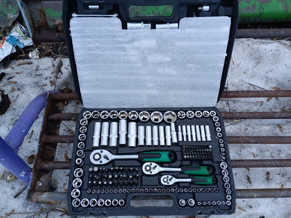 Продам набор головок