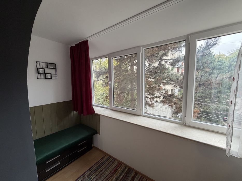 Apartament cu două camere Plopilor - locație excelentă, loc de parcare inclus