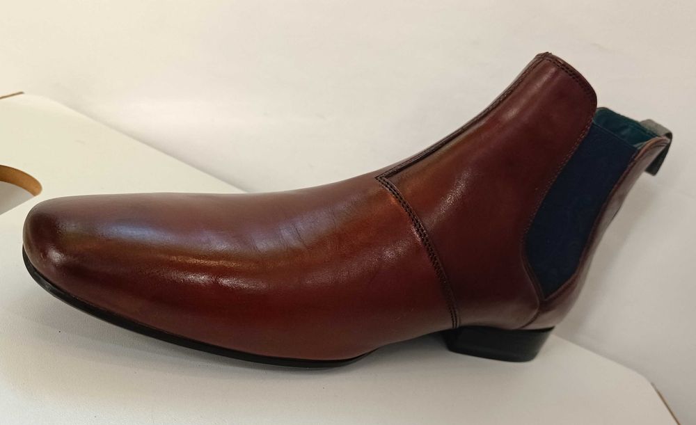 Ghete chelsea 41.5 42  plain toe Ted Baker London NOI piele naturala