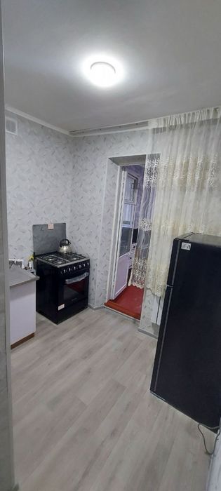 1 комнатная в 1 микрорайоне (балкон 2х6)