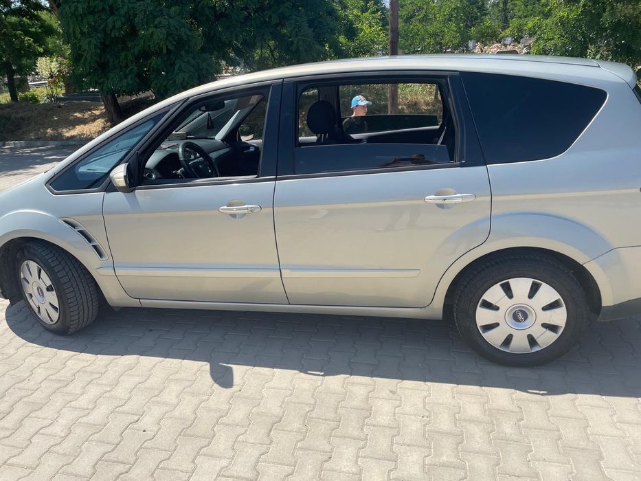 De vanzare Ford s max