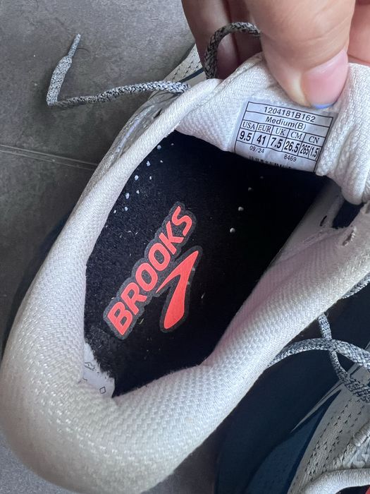 Планински обувки Brooks 41 размер сиво
