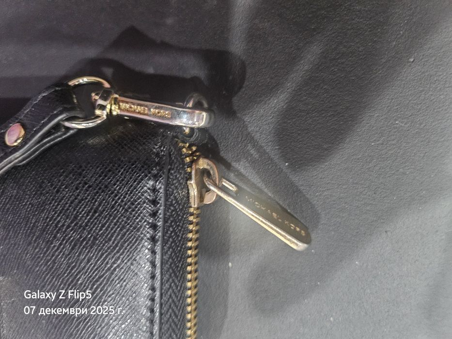 Портфейли Michael Kors