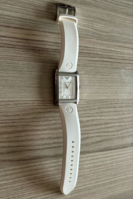 Часовник Emporio Armani и Fossil