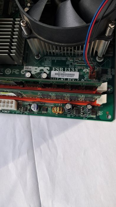 Детский игровой,с набором хороших игр и программ.