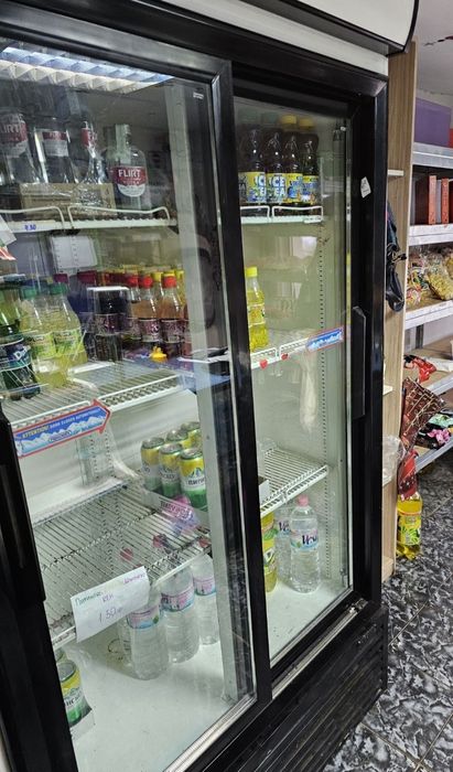 Хладилна витрина двойна вертикална