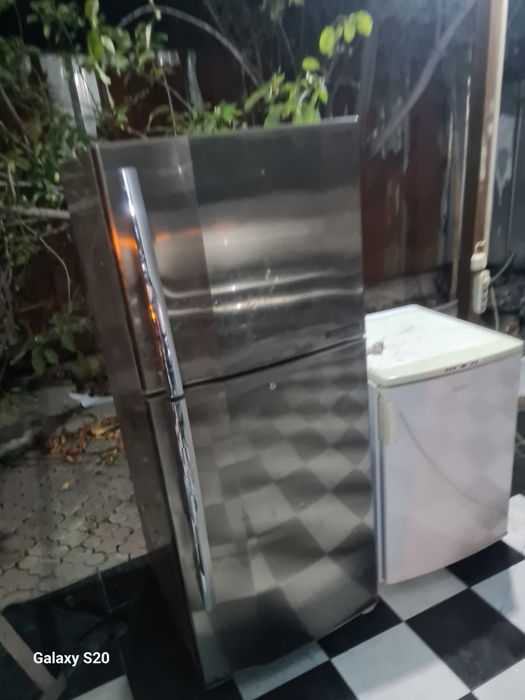 Отдам  холодильник