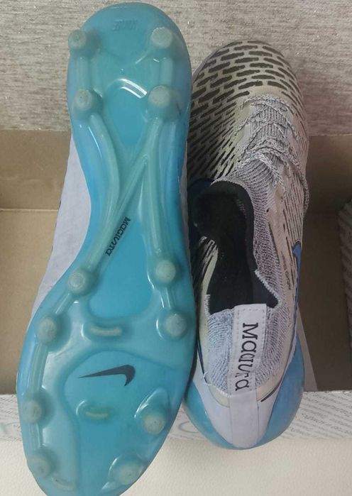 Футбольная обувь (бутсы) - Lotto, Nike