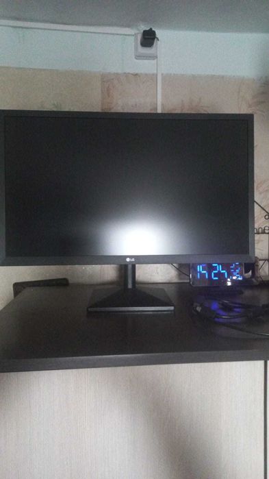 Монитор LG 75герц