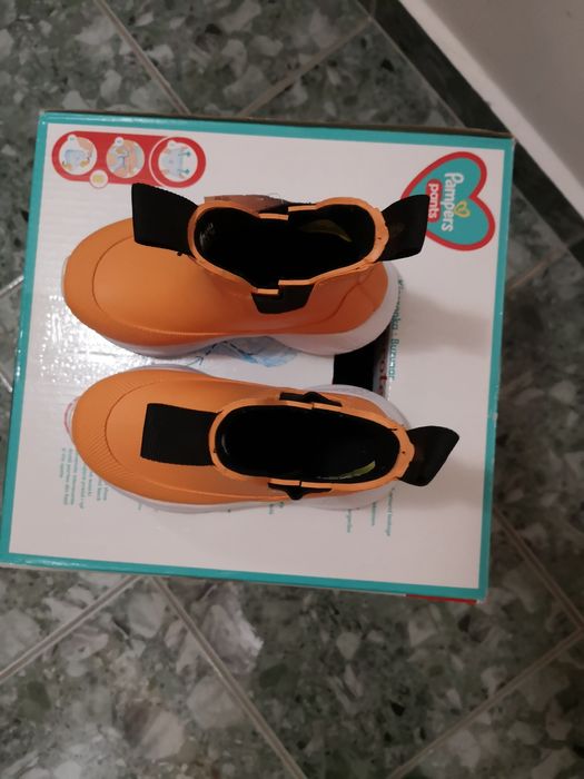 гумени детски ботички