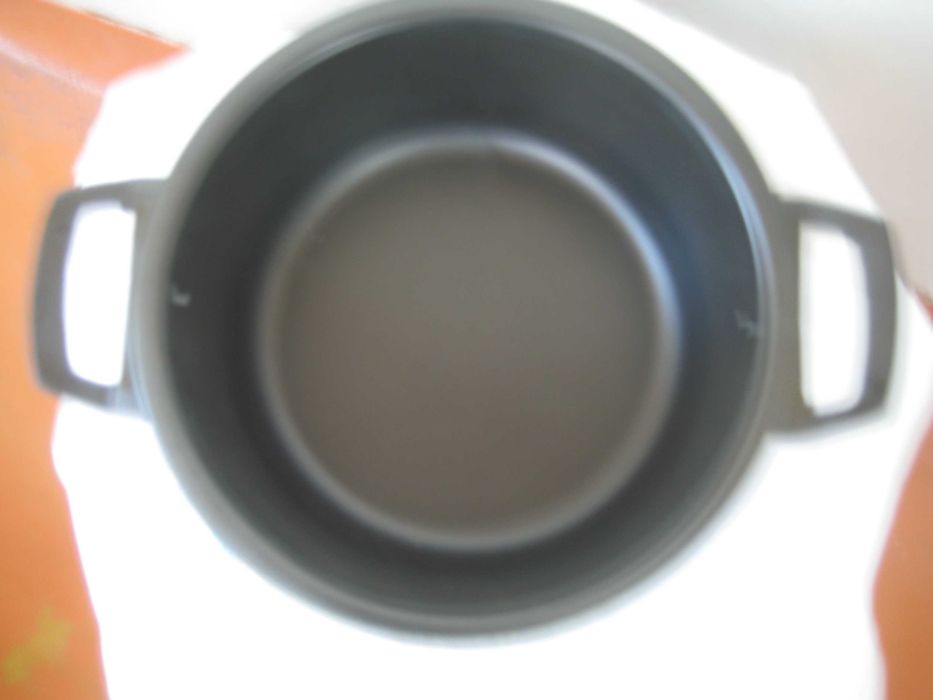 Кастрюля с антипригарным покрытием