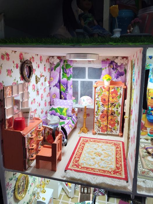 Продам кукольный домик