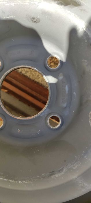 Продавам резервна гума /патерица