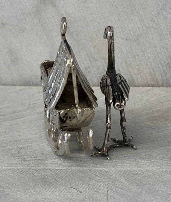 Миниатюра щъркел и бебешка количка