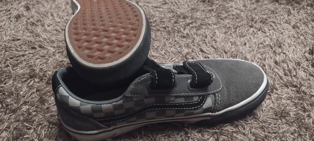 Vans ,, OF THE WALL"