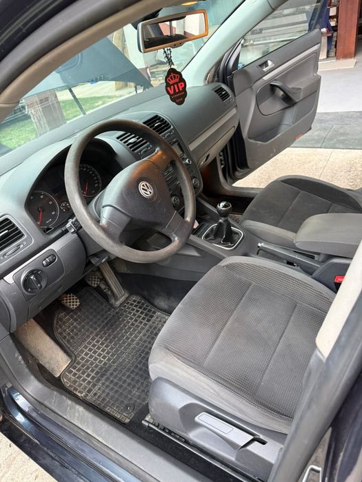 Volkswagen Golf 5 an 2009 1.9TDI