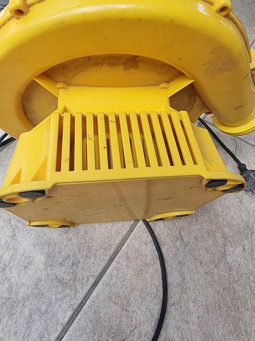 Blower tobogan curte