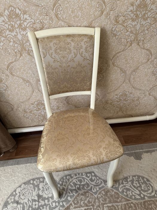 Продам стол и стулья