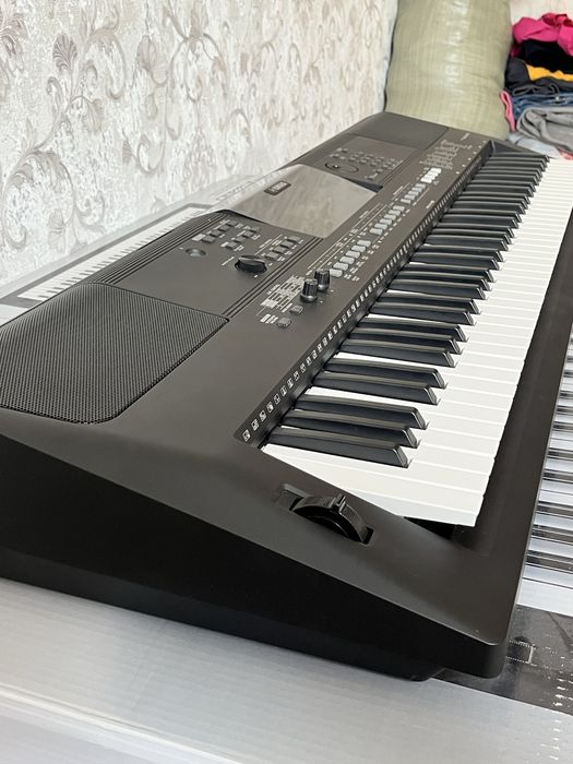 Синтезатор YAMAHO PSR EW410