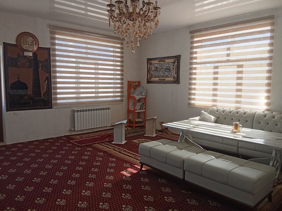 Хива туман ЯККА тут балик хона ёнида  400 КВ  ховли жой сотилади