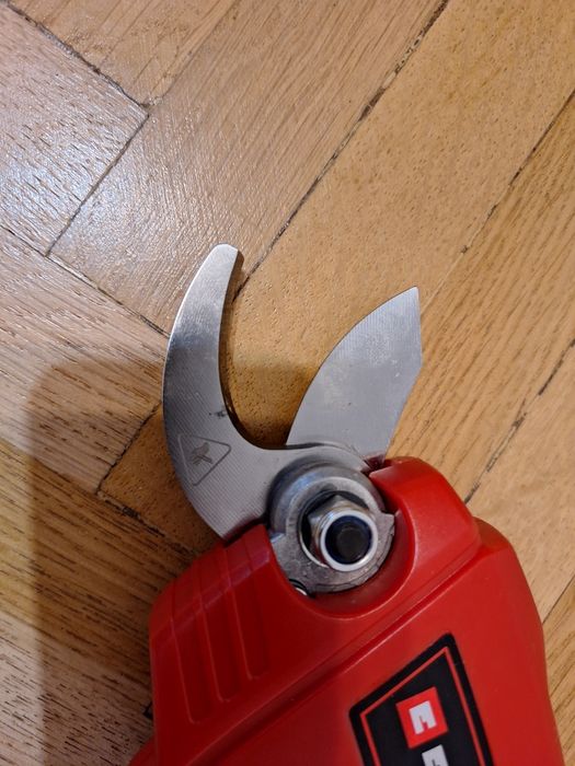 Foarfeca electrica einhell ge-ls 18 li  defecta