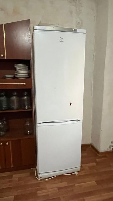 Холодильник для кухни