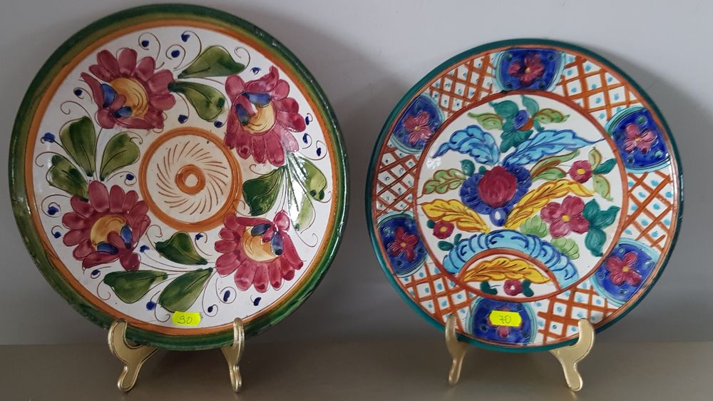 Farfurii vechi din ceramică