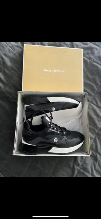 Michael kors обувки